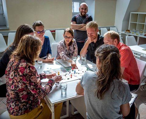 ZIMBARDŮV EFEKT – PROGRAM DESETI KROKŮ (3. ČÁST)